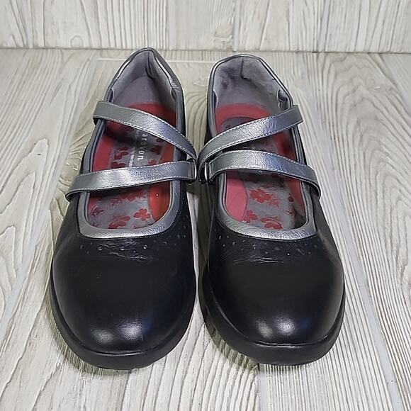 Aravon by New Balance Black and Silver Mary Jane Flats - Picture 3 of 14